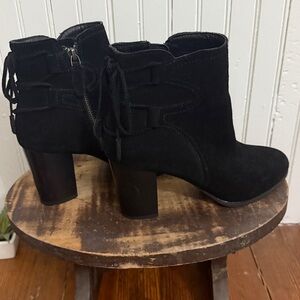 Vionic Womens Black Suede Ronnie Heeled Side Zip Ankle Boots, Size 8 / 39